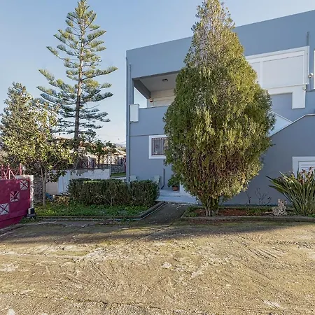 V Luxury House *
