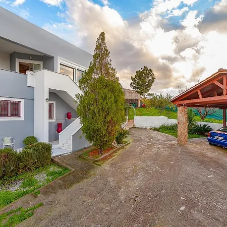 V Luxury House